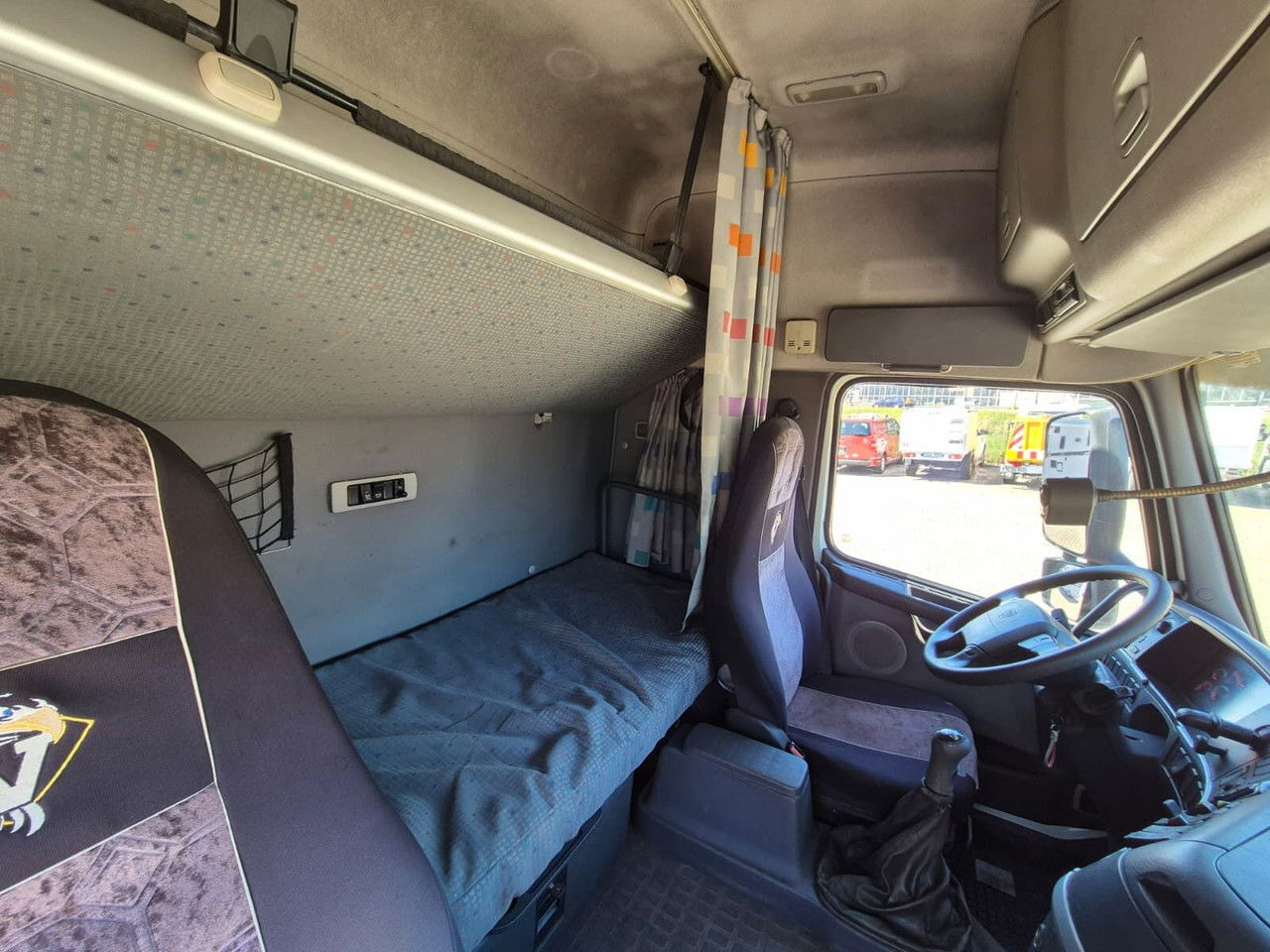 Kamion sa tovarnim sandukom Volvo FM 420 1 Owner / Cheap/ After service: slika 19