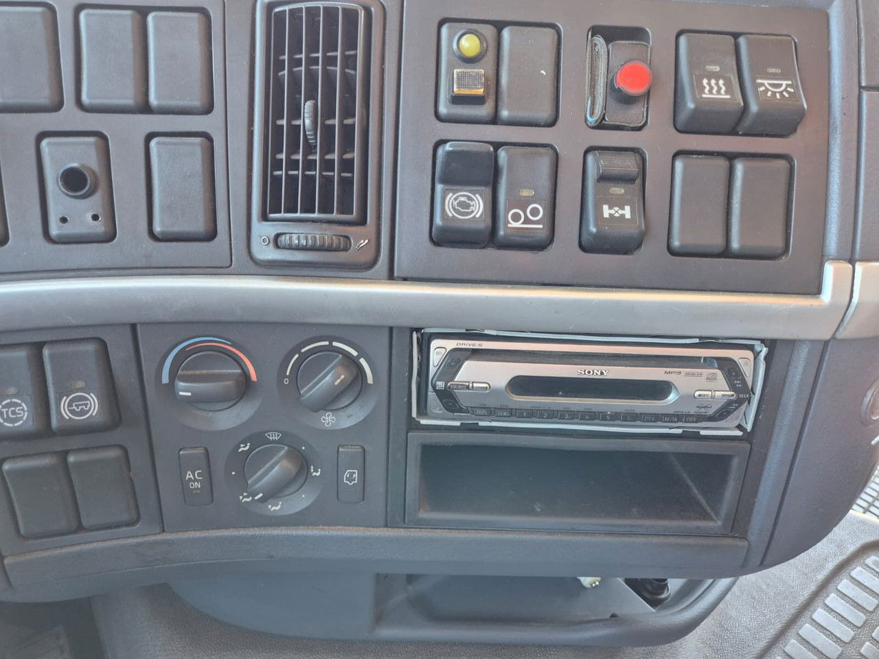 Kamion sa tovarnim sandukom Volvo FM 420 1 Owner / Cheap/ After service: slika 23