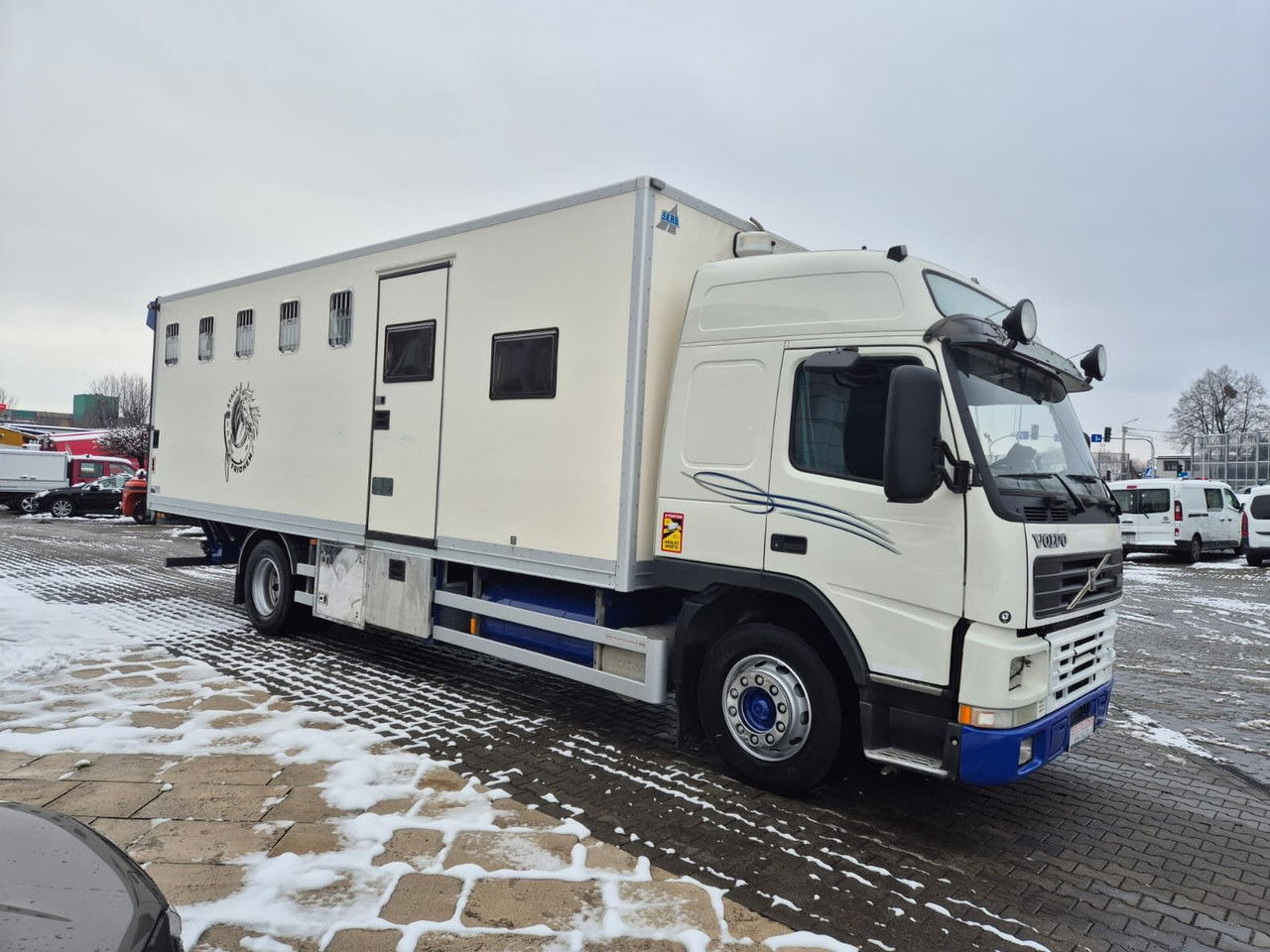 Volvo FM 7 5 Horses / Live Cabin / 1 Owner / Serviced - Kamioni za prevoz konja: slika 5 Volvo FM 7 5 Horses / Live Cabin / 1 Owner / Serviced - Kamioni za prevoz konja: slika 5