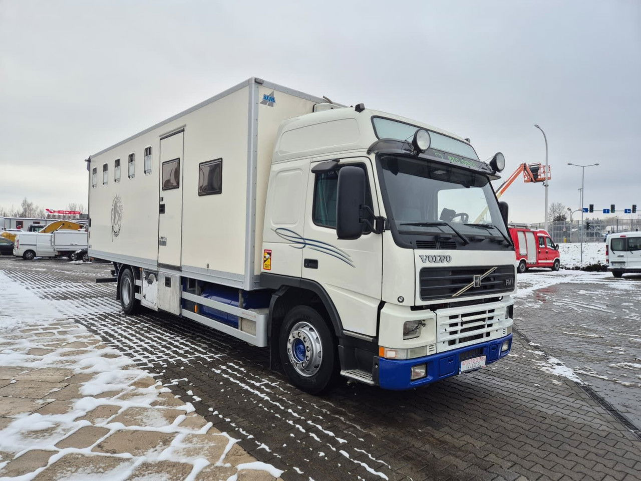 Volvo FM 7 5 Horses / Live Cabin / 1 Owner / Serviced - Kamioni za prevoz konja: slika 4 Volvo FM 7 5 Horses / Live Cabin / 1 Owner / Serviced - Kamioni za prevoz konja: slika 4