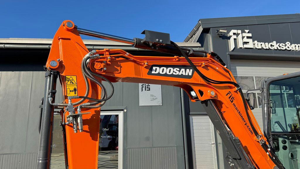 Doosan DX50Z-7 - Powertilt - 2022 Year - 330 Working Hours - Mini bager: slika 4 Doosan DX50Z-7 - Powertilt - 2022 Year - 330 Working Hours - Mini bager: slika 4