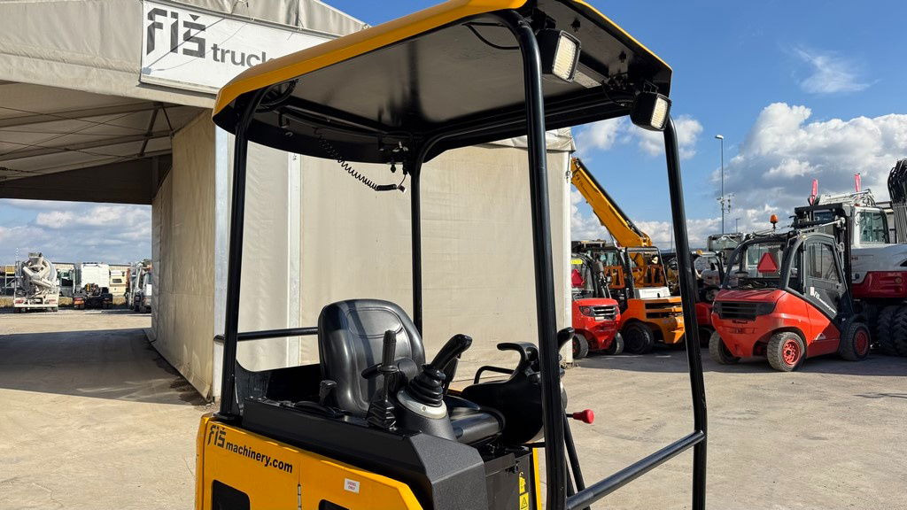 JCB 16C-1 - 2021 Year - 1105 Working Hours - Mini bager: slika 5 JCB 16C-1 - 2021 Year - 1105 Working Hours - Mini bager: slika 5