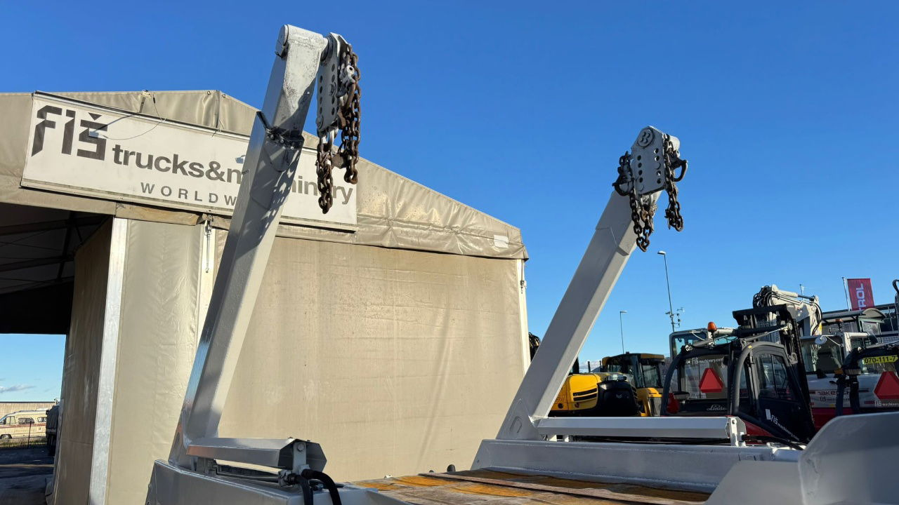 MAN 18.284 LK 4x2 absetz tipper - euro 2 - Kamion za prevoz kontejnera/ Kamion sa promenjivim sandukom: slika 4 MAN 18.284 LK 4x2 absetz tipper - euro 2 - Kamion za prevoz kontejnera/ Kamion sa promenjivim sandukom: slika 4