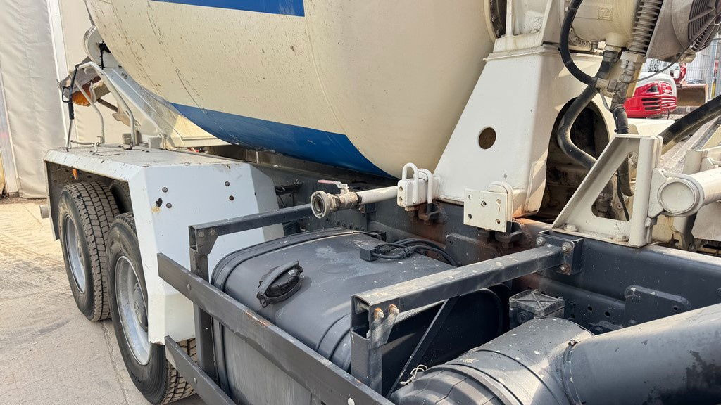 MAN FE 410A 6x4 mixer - 7m3 - euro 3 - Mikser za beton: slika 4 MAN FE 410A 6x4 mixer - 7m3 - euro 3 - Mikser za beton: slika 4