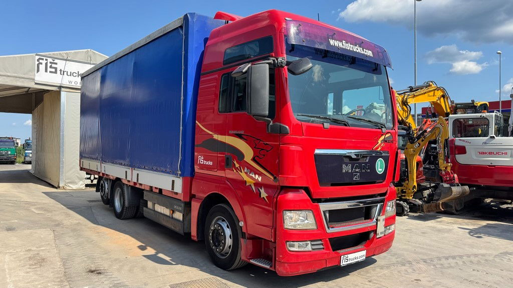 MAN TGX 26.440 6x2 box truck - retarder - lifting+steering axle - Kamion sa zatvorenim sandukom: slika 3 MAN TGX 26.440 6x2 box truck - retarder - lifting+steering axle - Kamion sa zatvorenim sandukom: slika 3