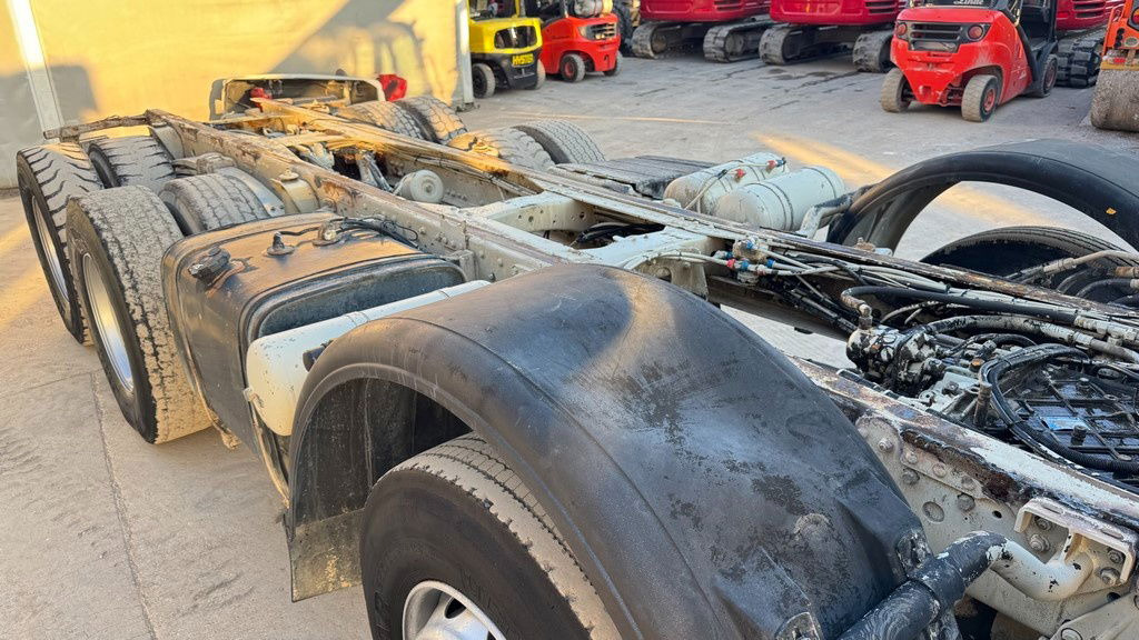 MAN - spring - Kamion sa golom šasijom i zatvorenom kabinom: slika 4 MAN - spring - Kamion sa golom šasijom i zatvorenom kabinom: slika 4