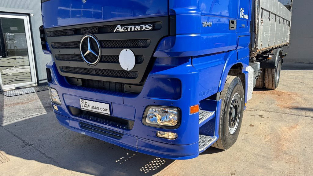 Mercedes-Benz Actros 1841 L 4x2 tipper - tarpaulin - euro 5 - Istovarivač: slika 2 Mercedes-Benz Actros 1841 L 4x2 tipper - tarpaulin - euro 5 - Istovarivač: slika 2