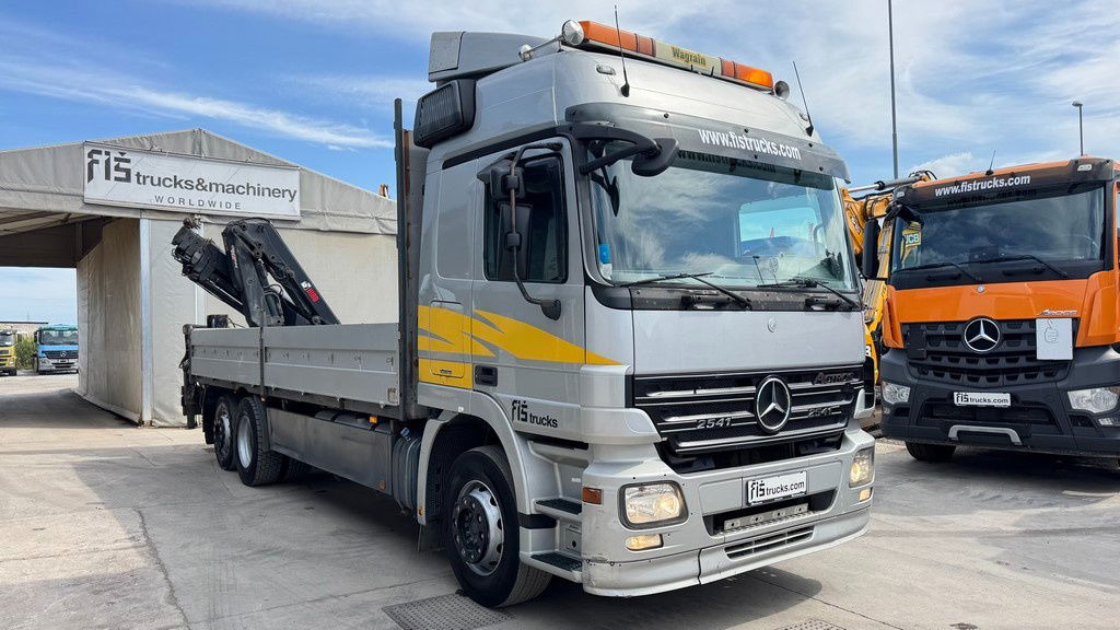 Mercedes-Benz Actros 2541 6x2 stake body - Hiab XS 144 Hipro 17.3M - Kamion sa tovarnim sandukom, Kamion sa dizalicom: slika 3 Mercedes-Benz Actros 2541 6x2 stake body - Hiab XS 144 Hipro 17.3M - Kamion sa tovarnim sandukom, Kamion sa dizalicom: slika 3