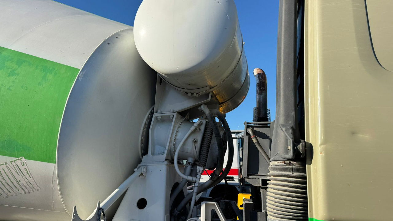 Mercedes-Benz Actros 2636 6x4 mixer stetter 7m3 - Mikser za beton: slika 5 Mercedes-Benz Actros 2636 6x4 mixer stetter 7m3 - Mikser za beton: slika 5