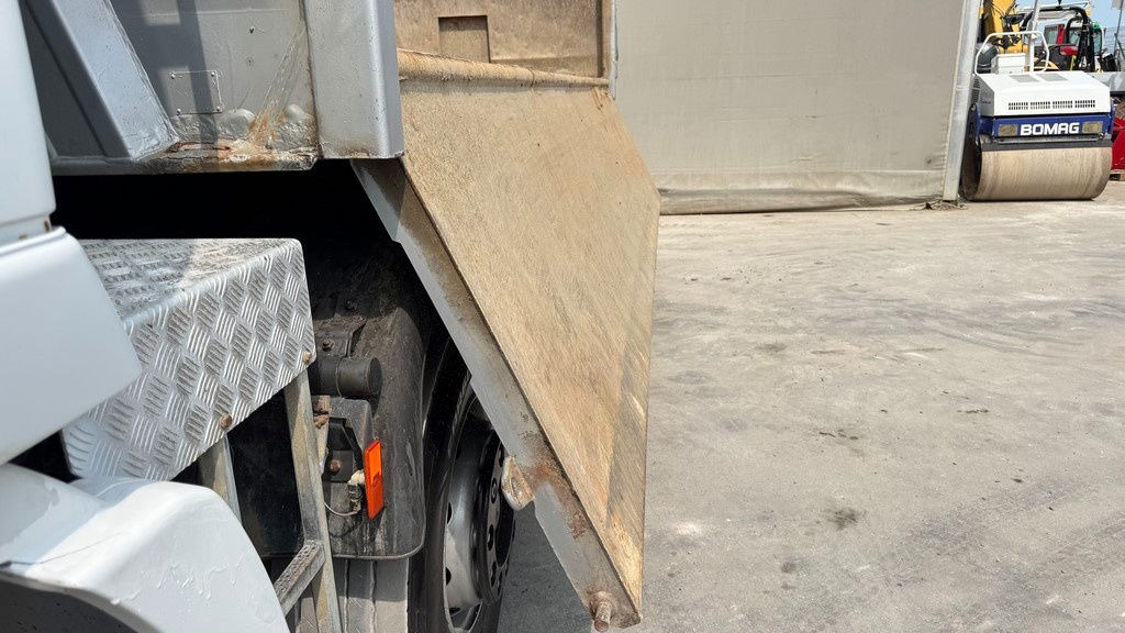 Mercedes-Benz Actros 3241 8x4 meiller tipper - bordmatic - Istovarivač: slika 3 Mercedes-Benz Actros 3241 8x4 meiller tipper - bordmatic - Istovarivač: slika 3
