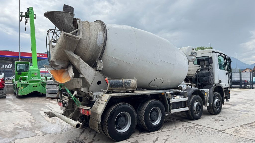 Mercedes-Benz Actros 3241 8x4 mixer 9m3 - Mikser za beton: slika 5 Mercedes-Benz Actros 3241 8x4 mixer 9m3 - Mikser za beton: slika 5