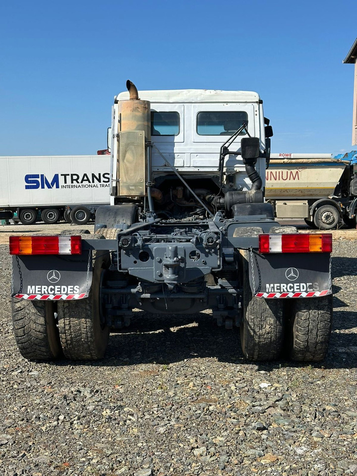 Mercedes-Benz Actros 3243 8x4 chassis - Kamion sa golom šasijom i zatvorenom kabinom: slika 5 Mercedes-Benz Actros 3243 8x4 chassis - Kamion sa golom šasijom i zatvorenom kabinom: slika 5