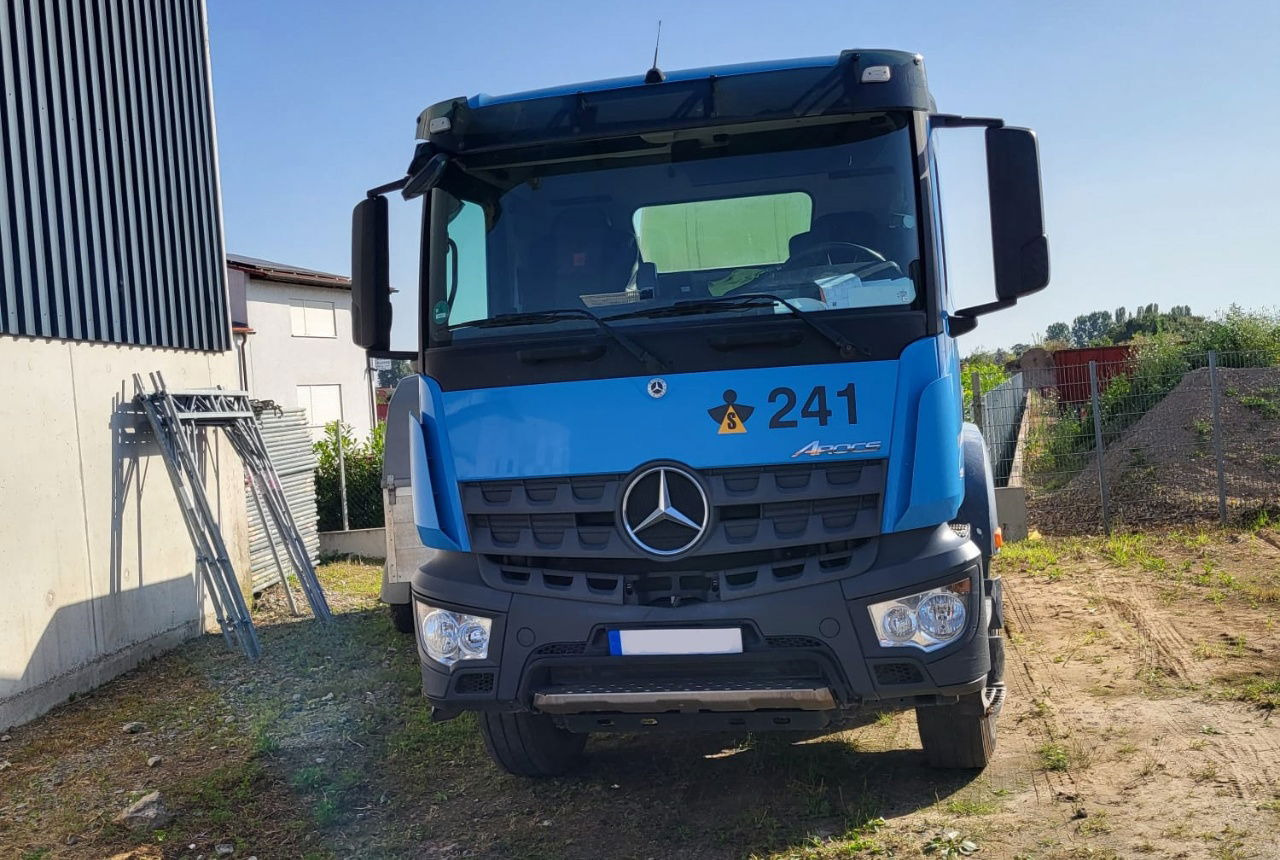 Mercedes-Benz Arocs 3543 8x4 schwing mixer 9m3 - Mikser za beton: slika 2 Mercedes-Benz Arocs 3543 8x4 schwing mixer 9m3 - Mikser za beton: slika 2