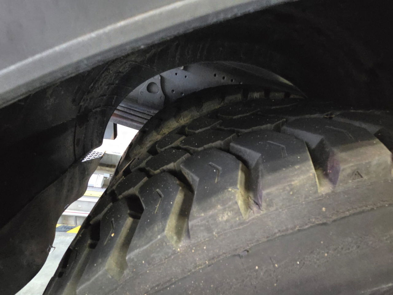 Mercedes-Benz Axor 1829 K 4x2 meiller tipper - crane PK8501 remote - Istovarivač: slika 5 Mercedes-Benz Axor 1829 K 4x2 meiller tipper - crane PK8501 remote - Istovarivač: slika 5