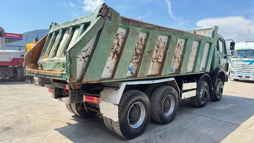 Mercedes-Benz SK 3235 8X4 tipper - V8 - Istovarivač: slika 4 Mercedes-Benz SK 3235 8X4 tipper - V8 - Istovarivač: slika 4
