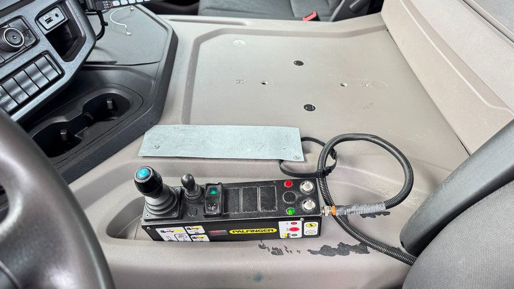 Scania P 360 6x2 palfinger abroll tipper - steering axle Scania P 360 6x2 palfinger abroll tipper - steering axle: slika 30 Scania P 360 6x2 palfinger abroll tipper - steering axle Scania P 360 6x2 palfinger abroll tipper - steering axle: slika 30