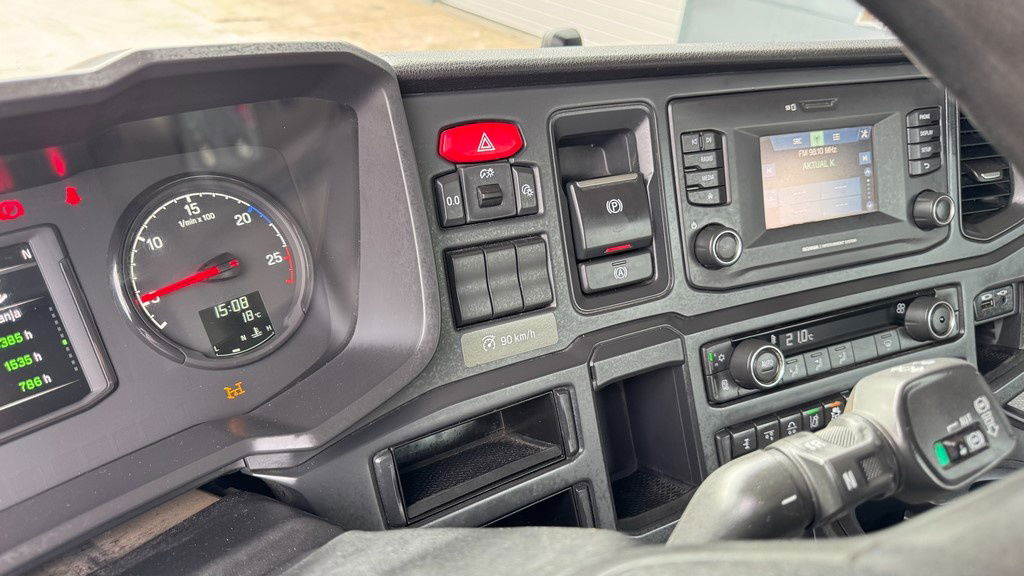 Scania P 360 6x2 palfinger abroll tipper - steering axle Scania P 360 6x2 palfinger abroll tipper - steering axle: slika 27 Scania P 360 6x2 palfinger abroll tipper - steering axle Scania P 360 6x2 palfinger abroll tipper - steering axle: slika 27