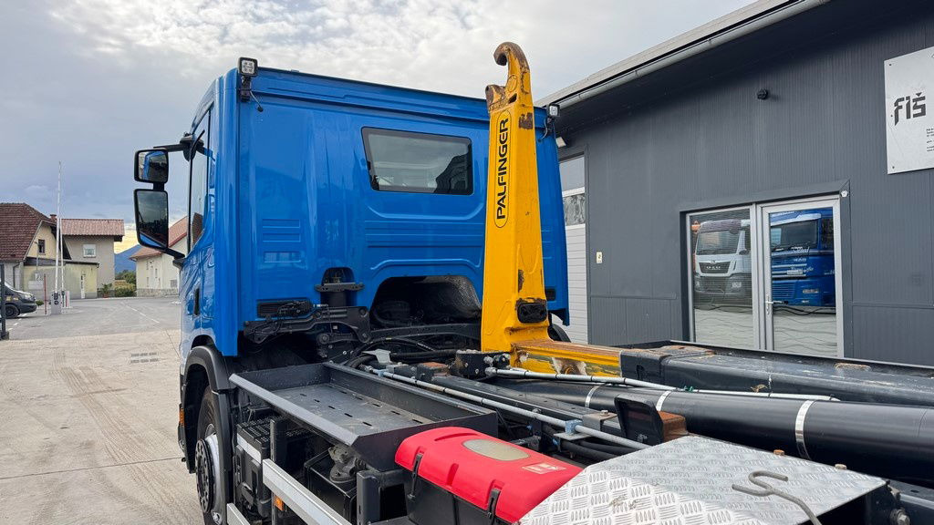 Scania P 360 6x2 palfinger abroll tipper - steering axle Scania P 360 6x2 palfinger abroll tipper - steering axle: slika 7 Scania P 360 6x2 palfinger abroll tipper - steering axle Scania P 360 6x2 palfinger abroll tipper - steering axle: slika 7