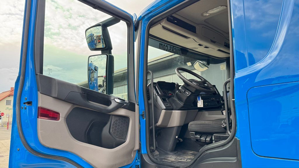 Scania P 360 6x2 palfinger abroll tipper - steering axle Scania P 360 6x2 palfinger abroll tipper - steering axle: slika 22 Scania P 360 6x2 palfinger abroll tipper - steering axle Scania P 360 6x2 palfinger abroll tipper - steering axle: slika 22