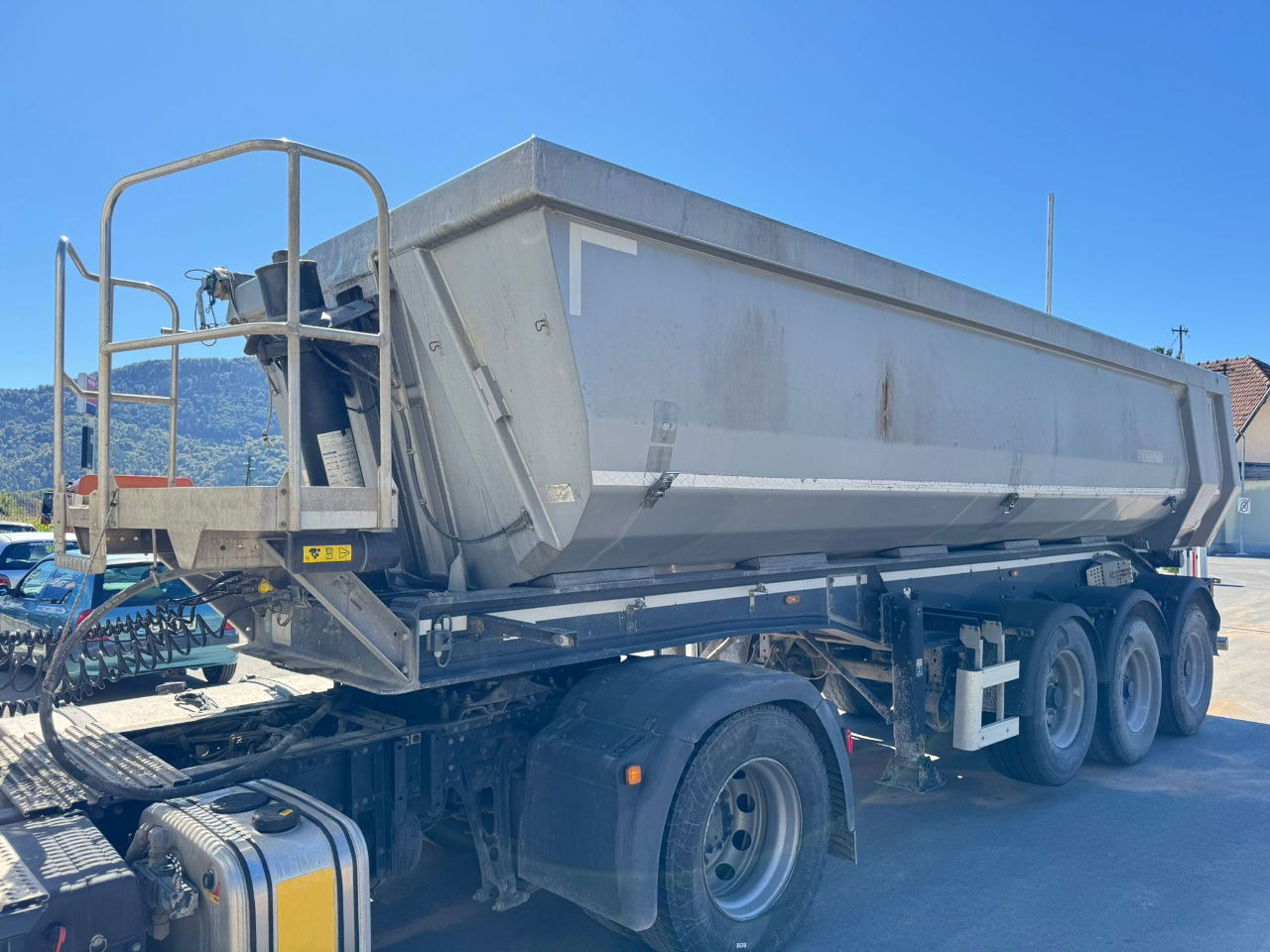 Schwarzmüller AR HKS 3 - 3-Axle Tipper Trailer - ALU - Poluprikolica istovarivača: slika 1 Schwarzmüller AR HKS 3 - 3-Axle Tipper Trailer - ALU - Poluprikolica istovarivača: slika 1