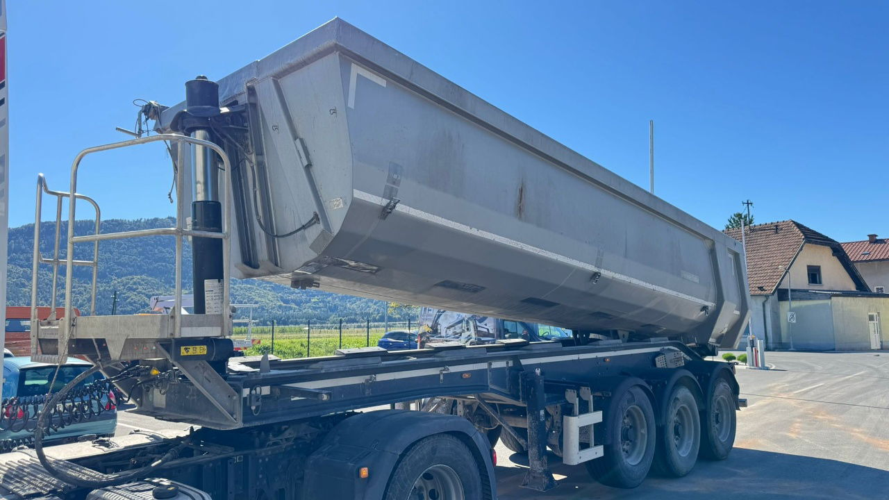 Schwarzmüller AR HKS 3 - 3-Axle Tipper Trailer - ALU - Poluprikolica istovarivača: slika 4 Schwarzmüller AR HKS 3 - 3-Axle Tipper Trailer - ALU - Poluprikolica istovarivača: slika 4