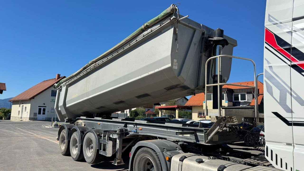 Schwarzmüller AR HKS 3 - 3-Axle Tipper Trailer - ALU - Poluprikolica istovarivača: slika 3 Schwarzmüller AR HKS 3 - 3-Axle Tipper Trailer - ALU - Poluprikolica istovarivača: slika 3