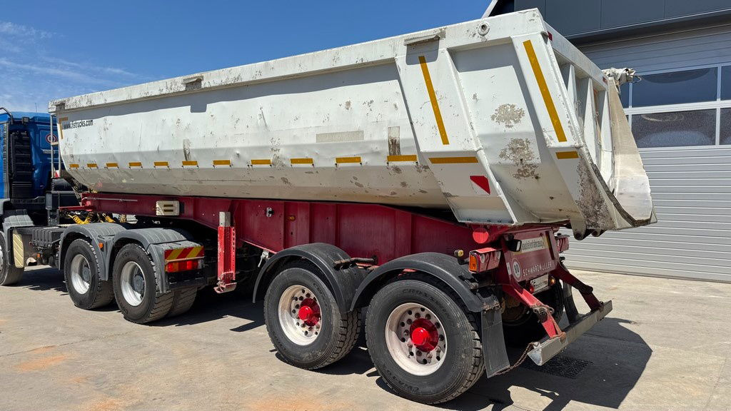 Schwarzmüller K202 2-Axle Tipper - Taurpaulin - Poluprikolica istovarivača: slika 4 Schwarzmüller K202 2-Axle Tipper - Taurpaulin - Poluprikolica istovarivača: slika 4