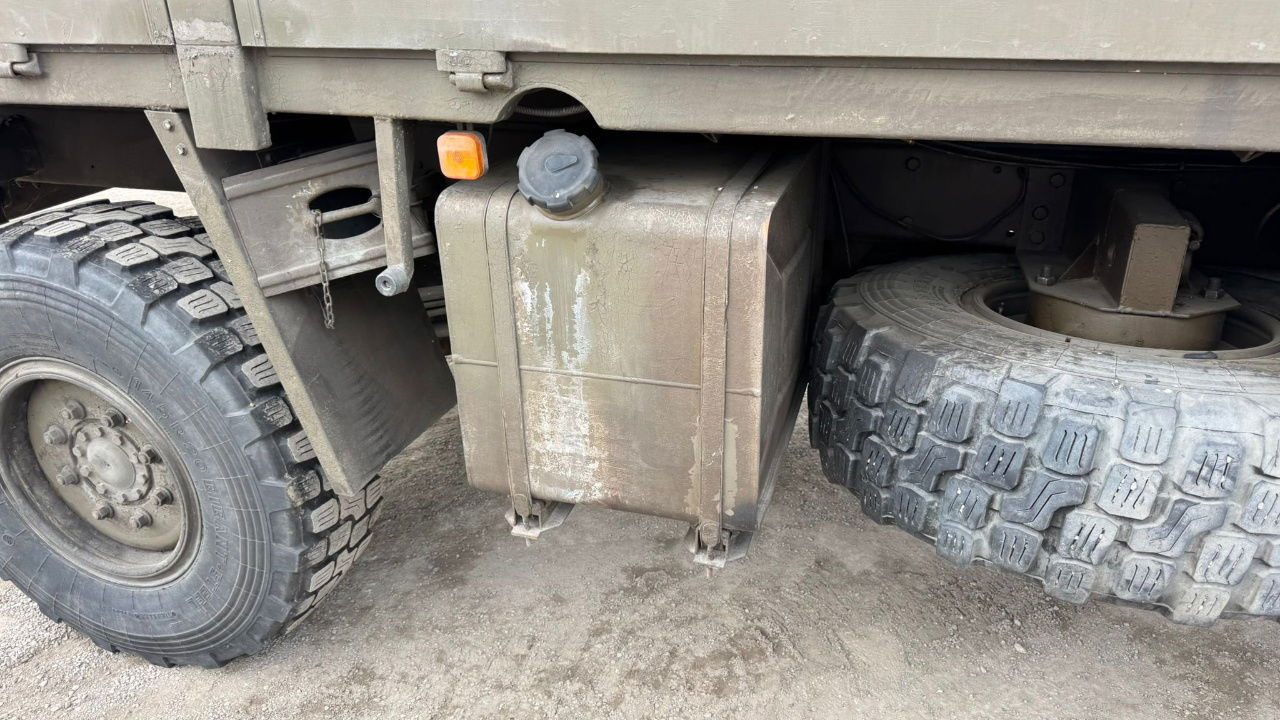 Steyr 12M18 4X4 stake body - truck - Kamion sa ceradom: slika 4 Steyr 12M18 4X4 stake body - truck - Kamion sa ceradom: slika 4