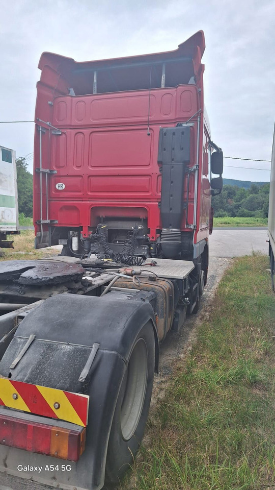 DAF XF 105.460 4x2 tractor unit - tipp. hydr. - Tegljač: slika 4 DAF XF 105.460 4x2 tractor unit - tipp. hydr. - Tegljač: slika 4