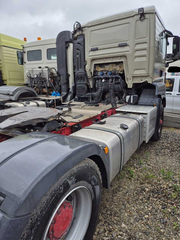 MAN TGS 18.480 4X4 tractor unit - tipper hydraulics - Tegljač: slika 3 MAN TGS 18.480 4X4 tractor unit - tipper hydraulics - Tegljač: slika 3
