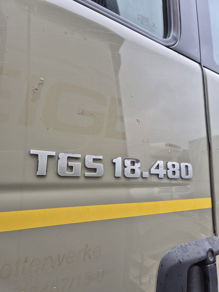 MAN TGS 18.480 4X4 tractor unit - tipper hydraulics - Tegljač: slika 4 MAN TGS 18.480 4X4 tractor unit - tipper hydraulics - Tegljač: slika 4