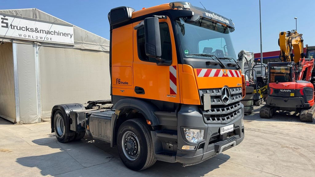 Mercedes-Benz Arocs 1845 HAD 4X4 tractor unit - tipp. hydraulics - retarder - Tegljač: slika 3 Mercedes-Benz Arocs 1845 HAD 4X4 tractor unit - tipp. hydraulics - retarder - Tegljač: slika 3