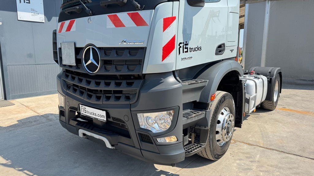 Mercedes-Benz Arocs 1845 HAD 4X4 tractor unit - tipper hydraulics - retarder - Tegljač: slika 2 Mercedes-Benz Arocs 1845 HAD 4X4 tractor unit - tipper hydraulics - retarder - Tegljač: slika 2