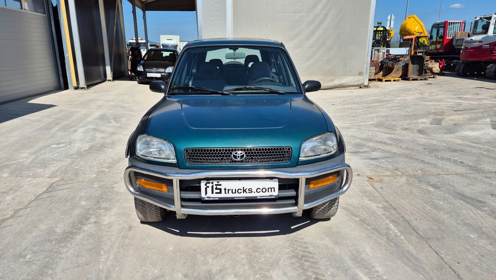 Toyota RAV4 2.0 - Petrol - Automatic - AC - SUVSUV: slika 3 Toyota RAV4 2.0 - Petrol - Automatic - AC - SUVSUV: slika 3