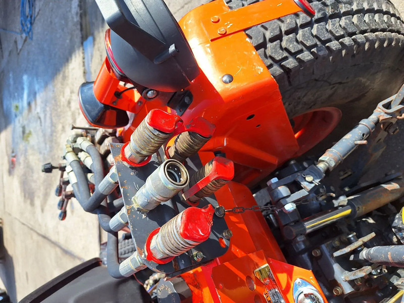 Vučno vozilo Kubota B2150: slika 7 Vučno vozilo Kubota B2150: slika 7