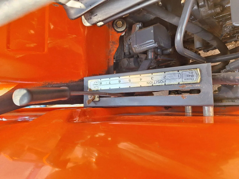 Vučno vozilo Kubota B2150: slika 17 Vučno vozilo Kubota B2150: slika 17