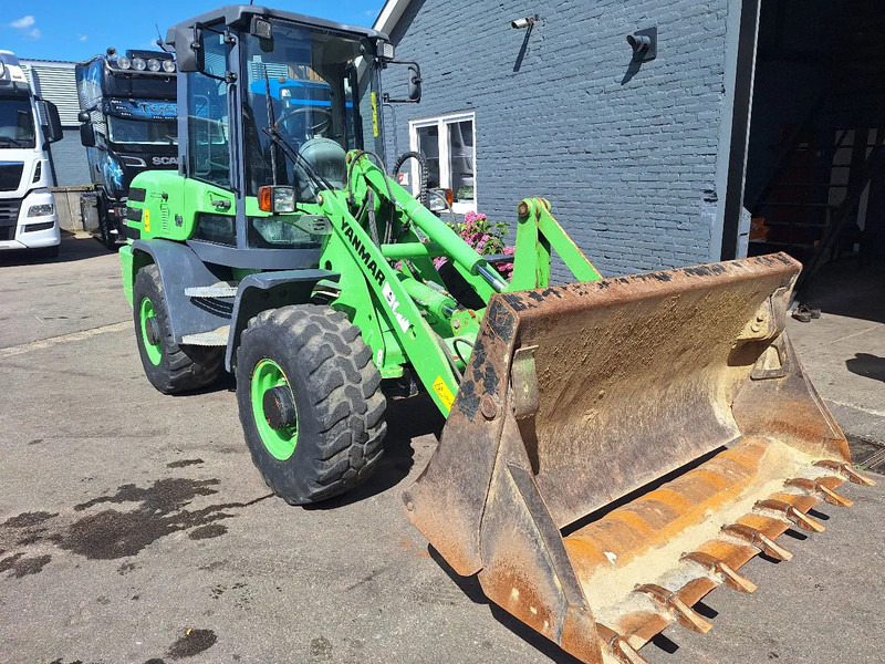 Yanmar V80 - Kompaktni utovarivač guseničar: slika 1 Yanmar V80 - Kompaktni utovarivač guseničar: slika 1