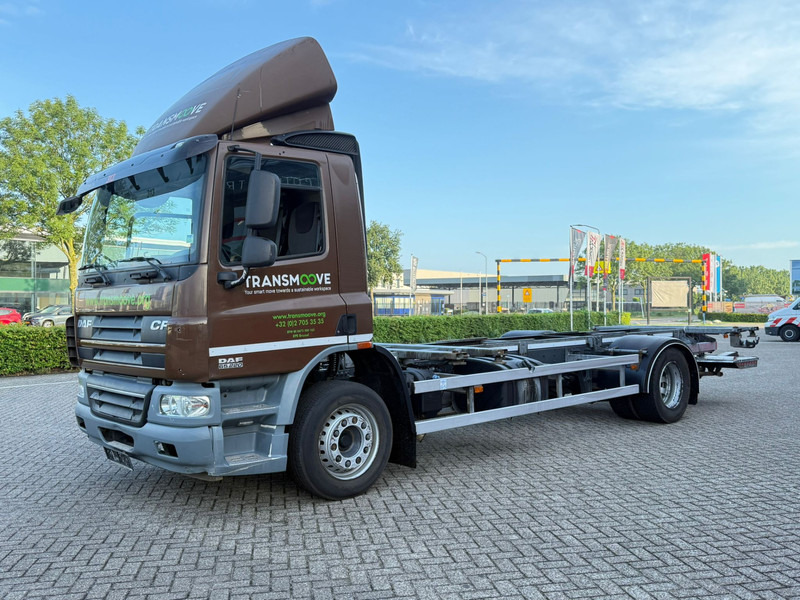 DAF CF65 220 - Kamion za prevoz kontejnera/ Kamion sa promenjivim sandukom: slika 2 DAF CF65 220 - Kamion za prevoz kontejnera/ Kamion sa promenjivim sandukom: slika 2