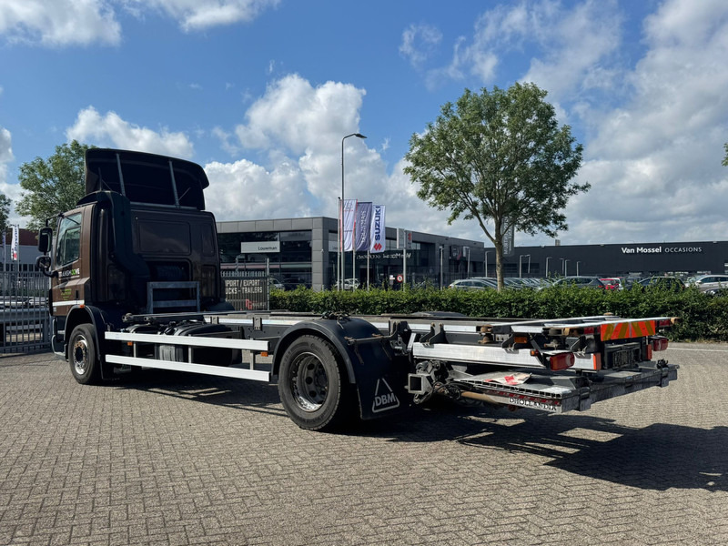 DAF CF65 220 - Kamion za prevoz kontejnera/ Kamion sa promenjivim sandukom: slika 4 DAF CF65 220 - Kamion za prevoz kontejnera/ Kamion sa promenjivim sandukom: slika 4