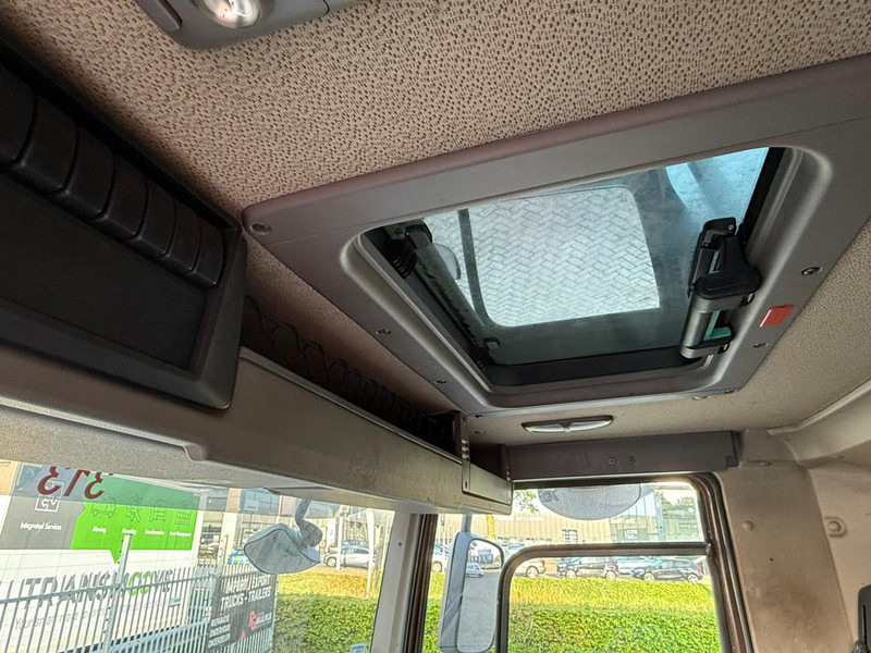 DAF CF65 220 - Kamion za prevoz kontejnera/ Kamion sa promenjivim sandukom: slika 5 DAF CF65 220 - Kamion za prevoz kontejnera/ Kamion sa promenjivim sandukom: slika 5