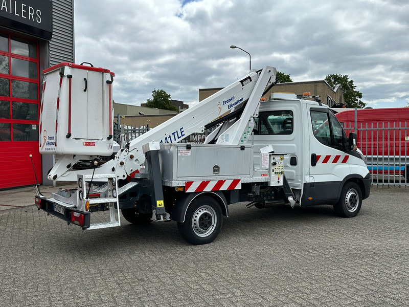 Iveco Daily 35S14 14 meter, 4x stamped, 649 working hours - Dostavno vozilo: slika 5 Iveco Daily 35S14 14 meter, 4x stamped, 649 working hours - Dostavno vozilo: slika 5