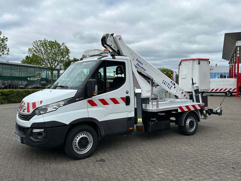 Iveco Daily 35S14 14 meter, 4x stamped, 649 working hours - Dostavno vozilo: slika 4 Iveco Daily 35S14 14 meter, 4x stamped, 649 working hours - Dostavno vozilo: slika 4