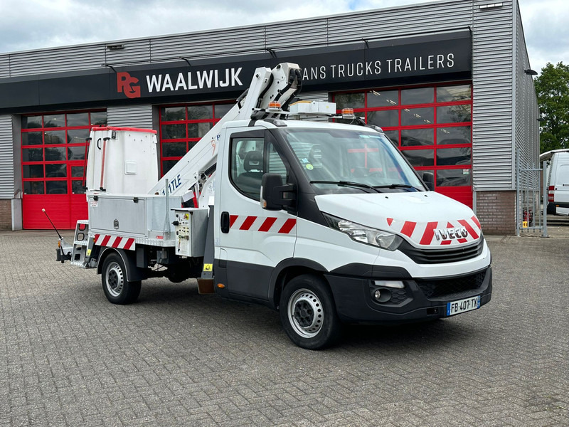 Iveco Daily 35S14 14 meter, 4x stamped, 649 working hours - Dostavno vozilo: slika 3 Iveco Daily 35S14 14 meter, 4x stamped, 649 working hours - Dostavno vozilo: slika 3