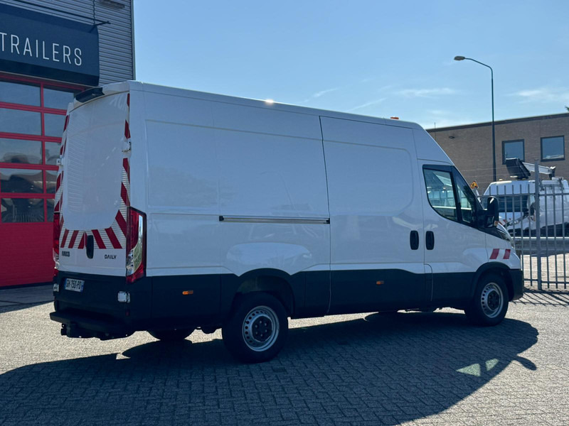 Iveco Daily 35S14 Voice Alicia Spraakassistent Voice assistent - Furgon: slika 3 Iveco Daily 35S14 Voice Alicia Spraakassistent Voice assistent - Furgon: slika 3