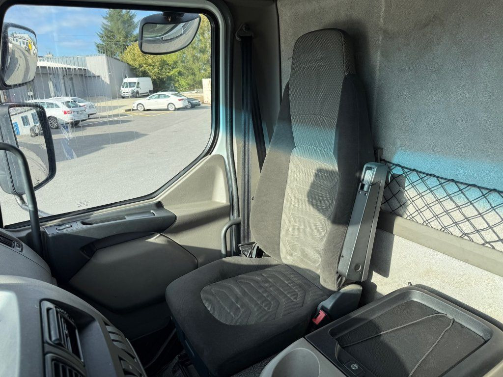 Kamion sa tovarnim sandukom DAF LF45.220 EURO 5: slika 13