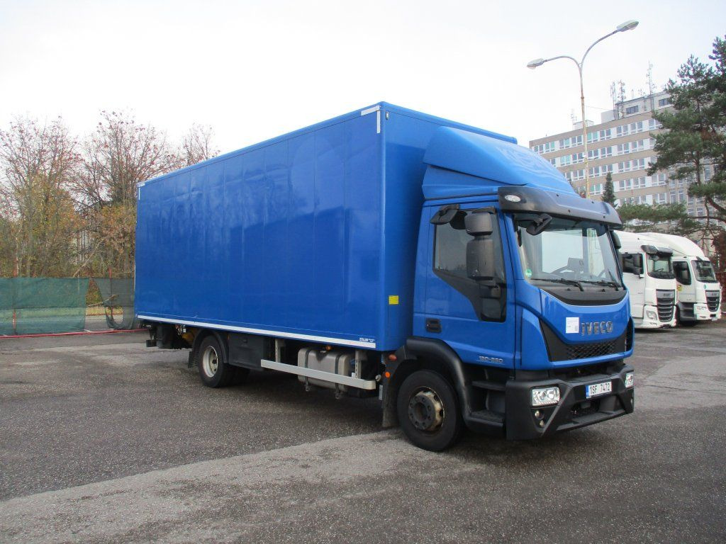 Iveco 120E25 mit LBW Iveco 120E25 mit LBW - Kamion sa zatvorenim sandukom: slika 2 Iveco 120E25 mit LBW Iveco 120E25 mit LBW - Kamion sa zatvorenim sandukom: slika 2