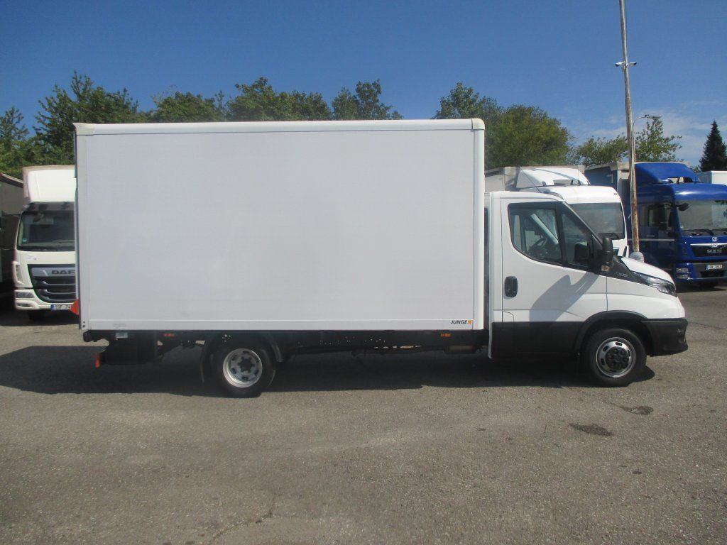 Iveco Daily 35C16 - Dostavno vozilo sa zatvorenim sandukom: slika 4 Iveco Daily 35C16 - Dostavno vozilo sa zatvorenim sandukom: slika 4