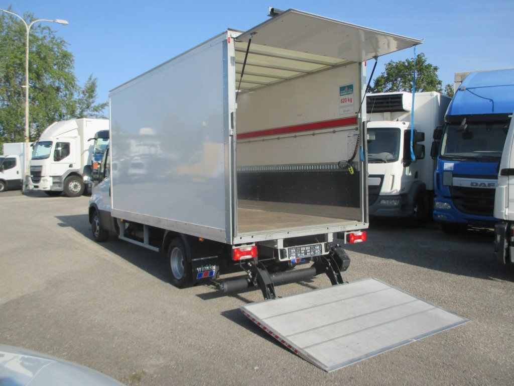 Dostavno vozilo sa zatvorenim sandukom Iveco Daily 35C16: slika 9
