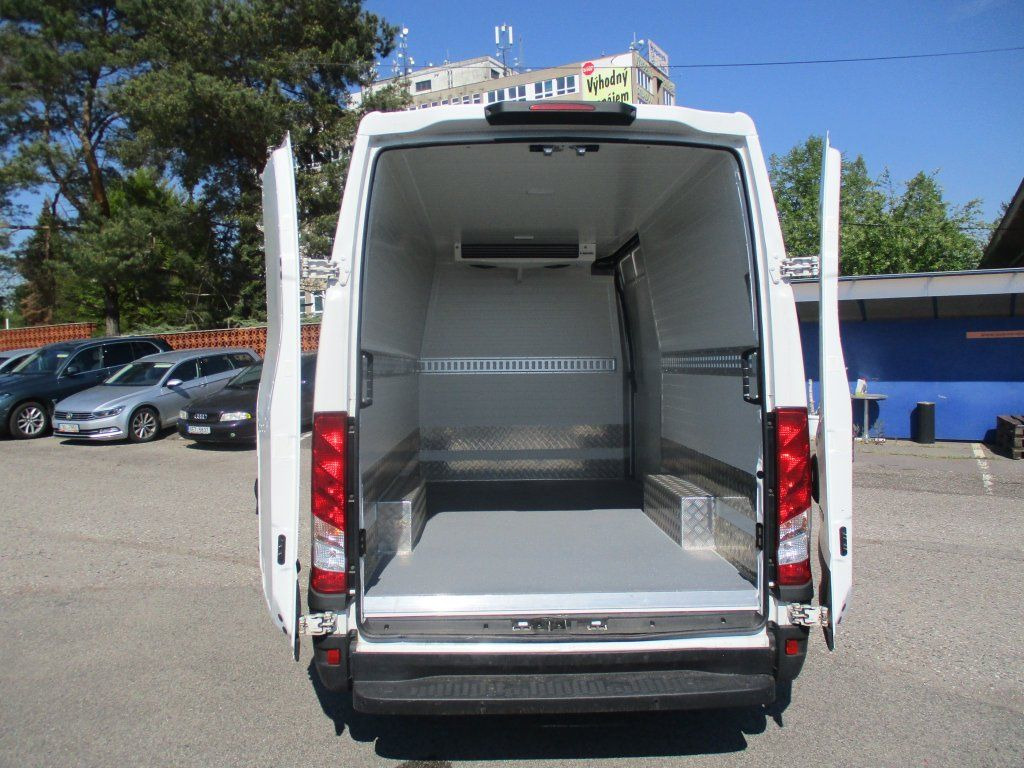 Dostavno vozilo hladnjača Iveco Daily 35S16 2.3L: slika 10