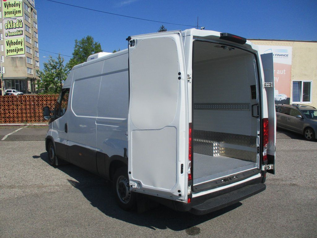 Dostavno vozilo hladnjača Iveco Daily 35S16 2.3L: slika 12